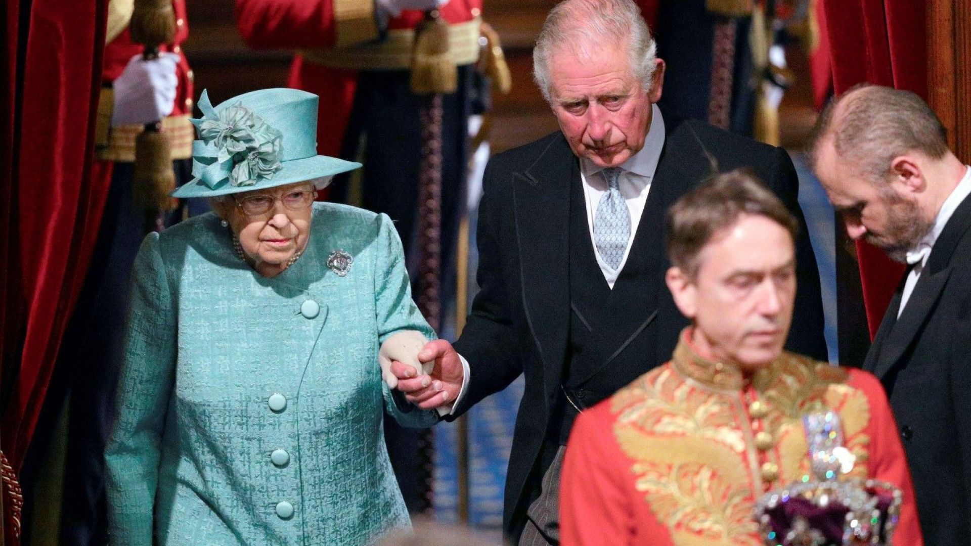 Отменят много от задълженията на кралица Елизабет ІІ