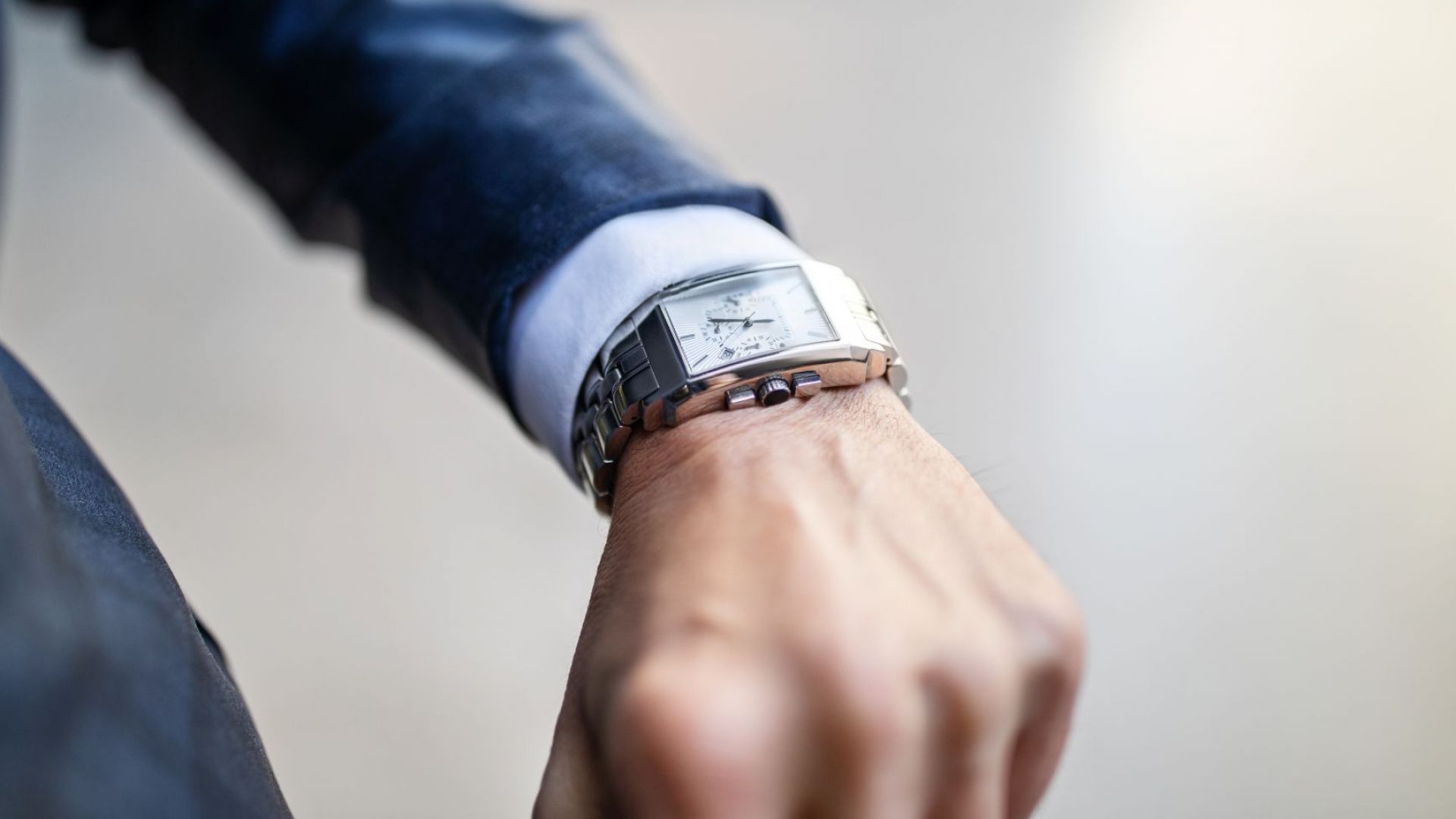 Забраниха на Суоч да продава часовниковите си механизми на други фирми