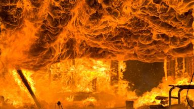 Пожар в хотел във Велинград, евакуираха 169 гости