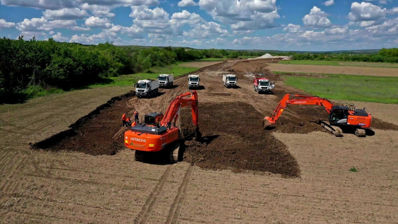 ДНСК наложи 11 глоби на 4 фирми за незаконно строителство на части от АМ "Хемус"