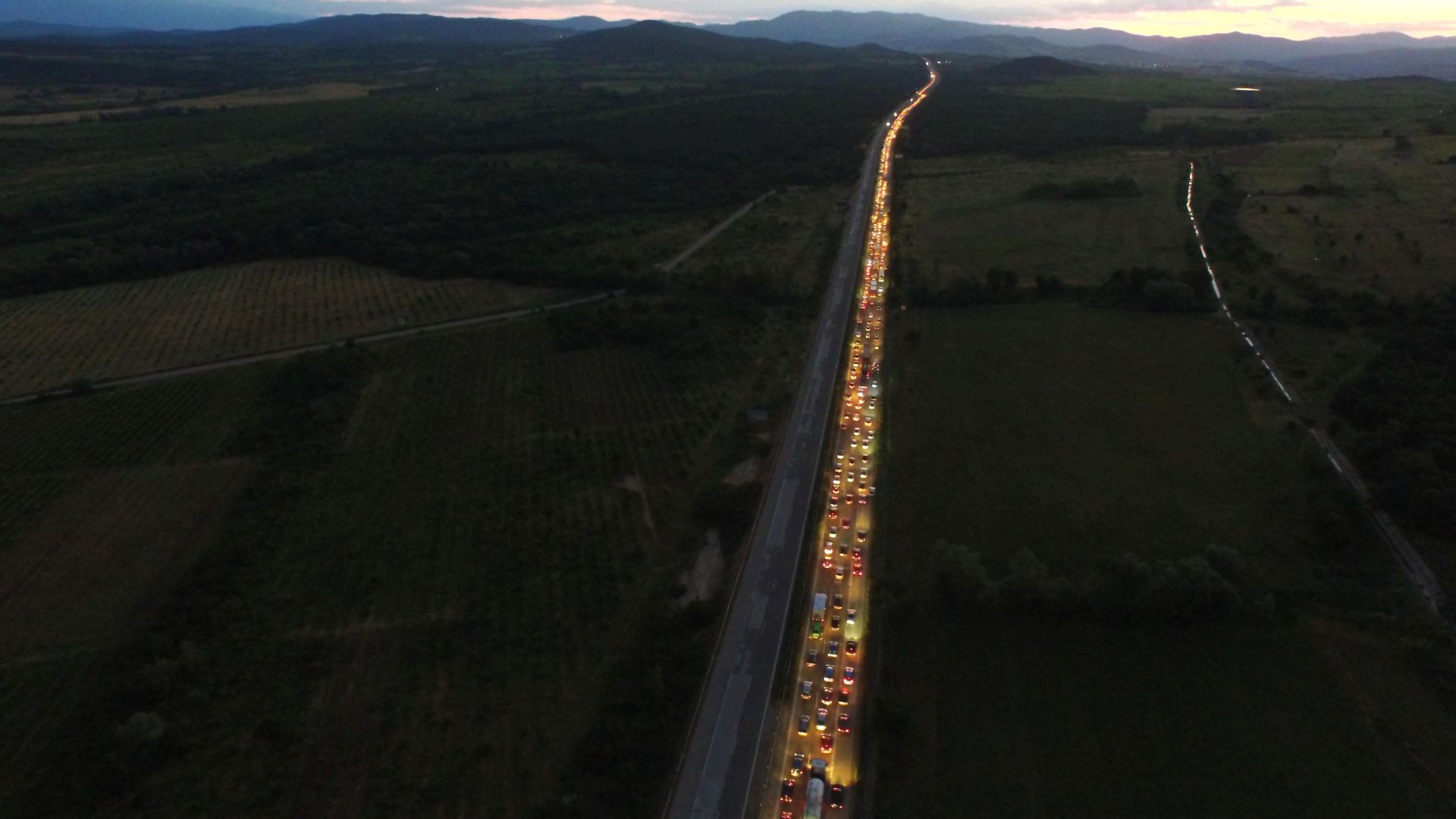 Голямото пътуване за посрещане на Новата година започна Големи тапи