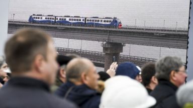  Владимир Путин откри жп линията по Кримския мост (видео) 