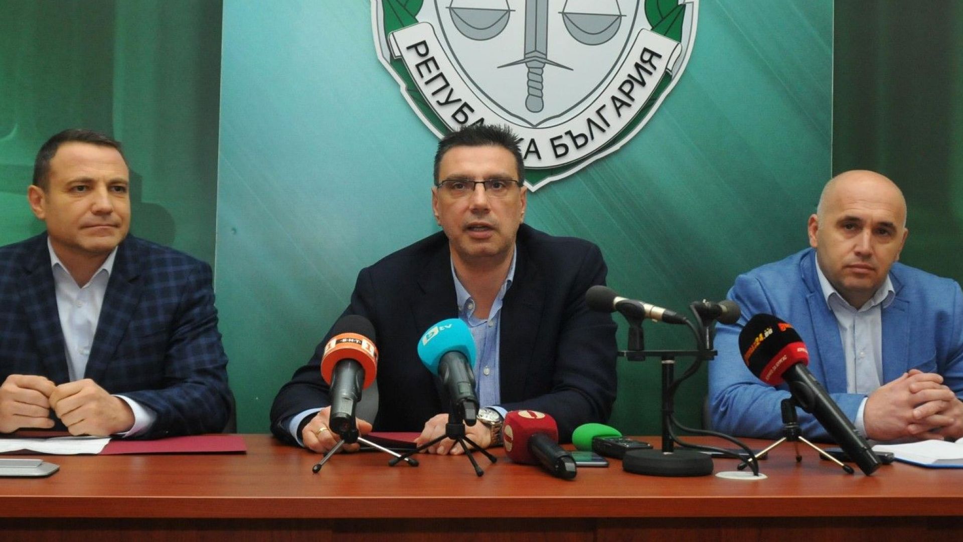 Задържан е 19 годишен направил опит да обере жилището на фоторепортера