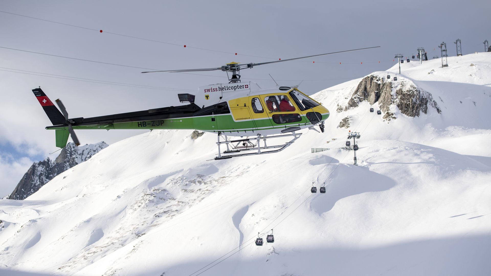 Четирима южнокорейци и трима непалци са в неизвестност след лавина