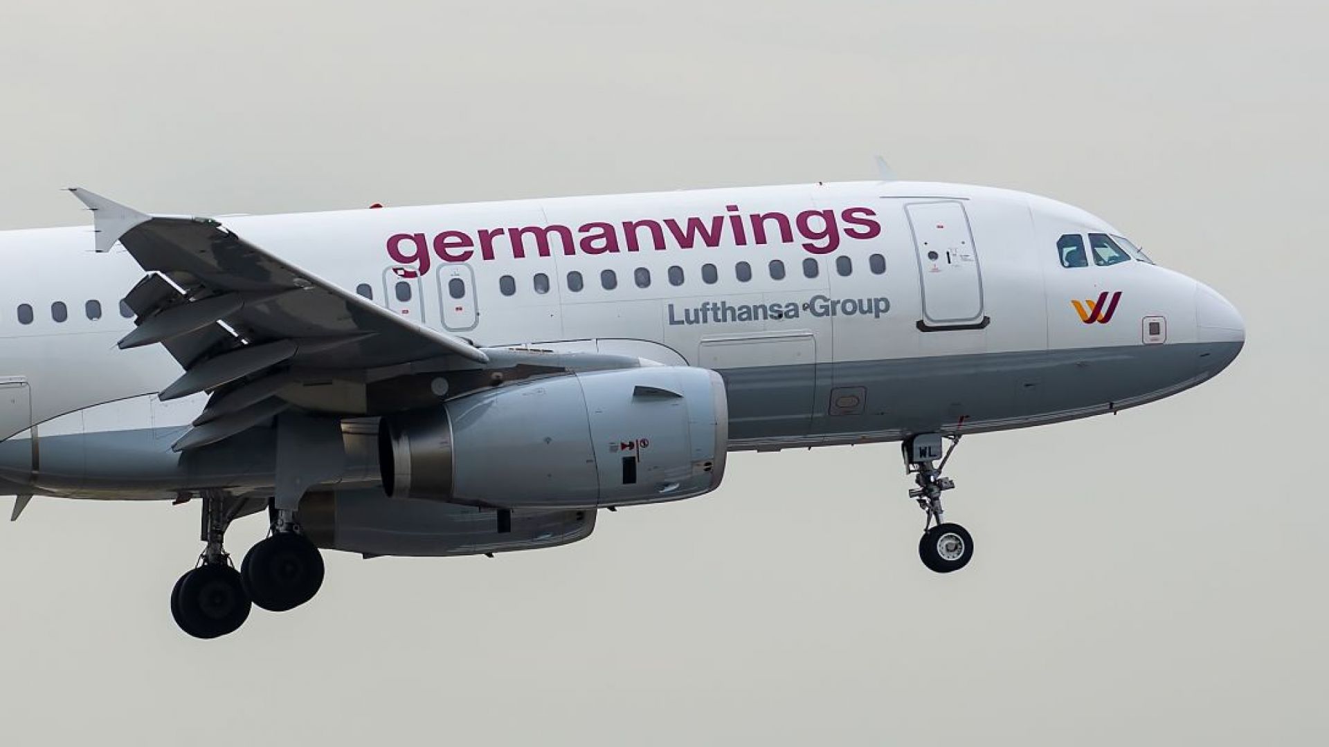 Пилотите и стюардесите на авиокомпания Джърмънуингс започват ефективна стачка в