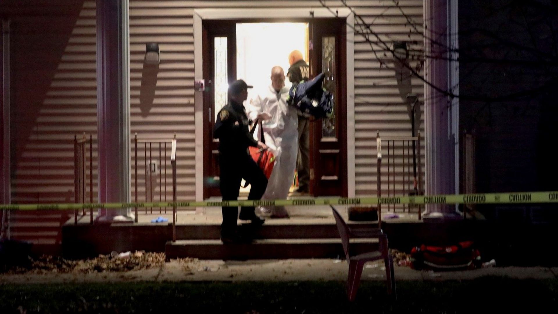 Петима души бяха намушкани при нападение с хладно оръжие в