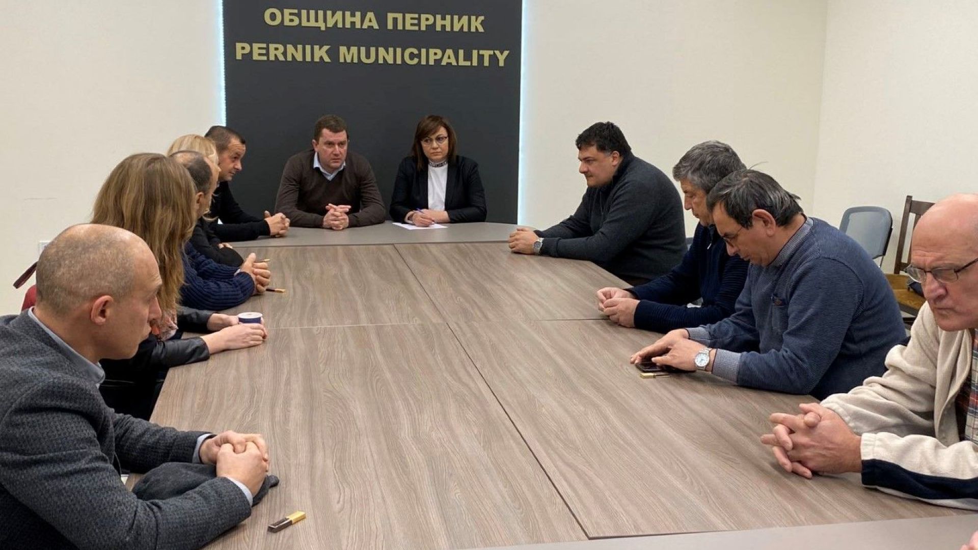 Председателят на БСП Корнелия Нинова се срещна с кмета на