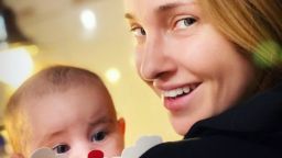 Алекс Раева показа лицето на Лиа за Коледа