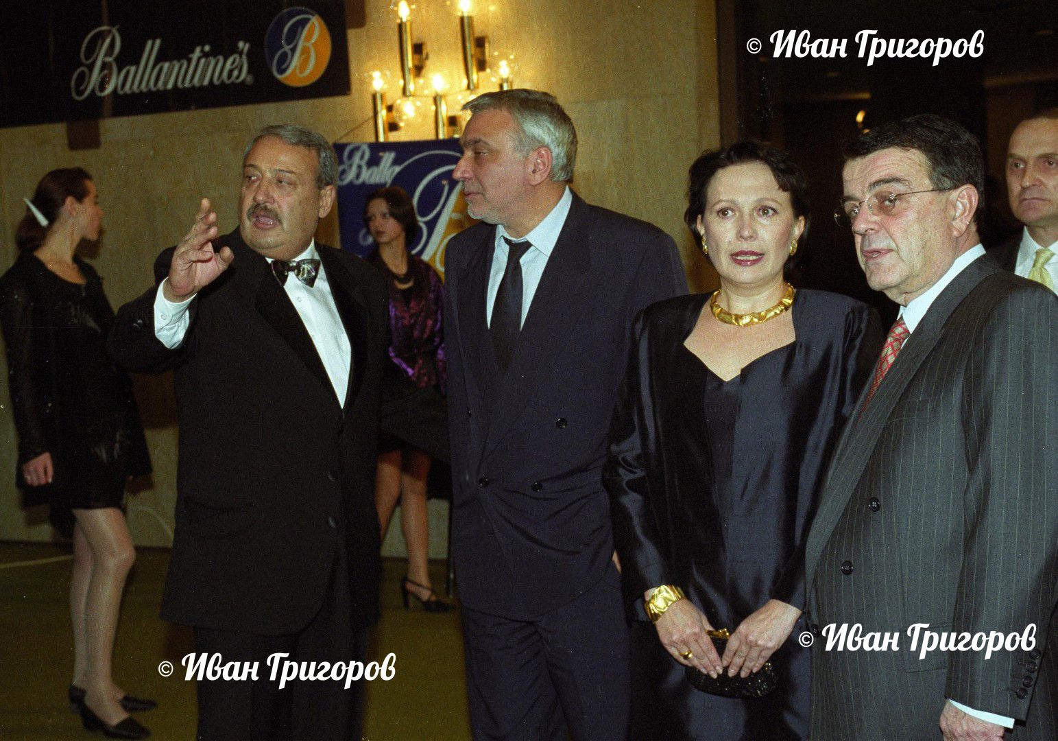 20 декември 2000 г. - Силва Зурлева с журналиста Иван Гарелов, композитора Стефан Димитров и собственика на Нова телевизия до 2008 г. Минос Кириаку (вдясно)