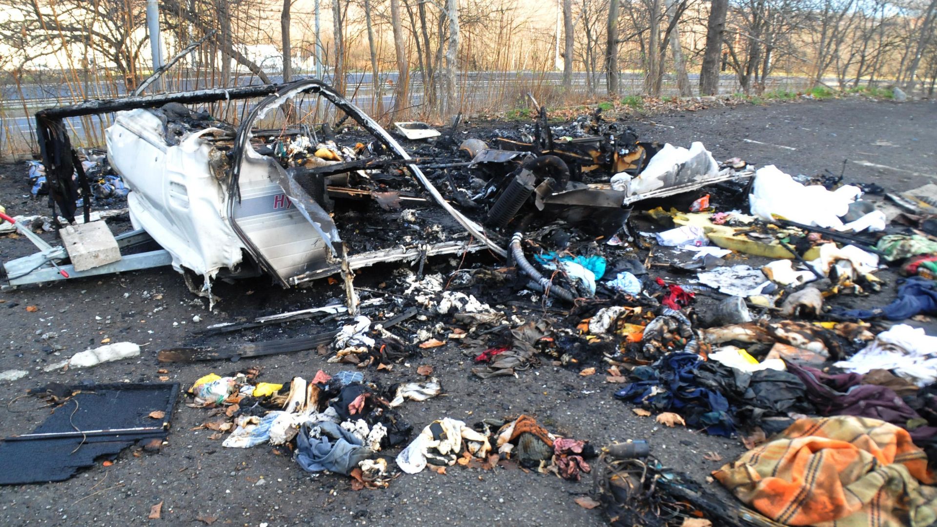 Бургазлия почина след пожар в караваната му