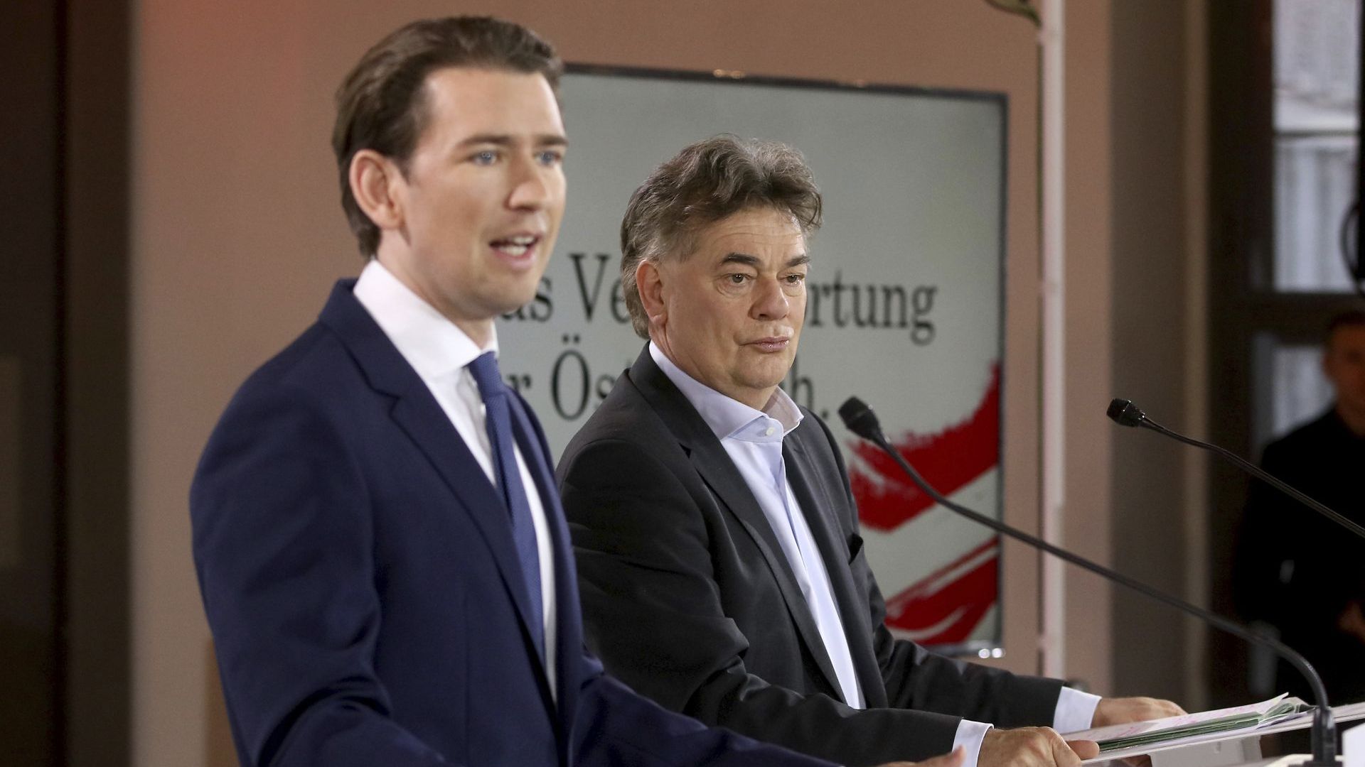 В Австрия консерваторите на Себастиян Курц и партията на Зелените