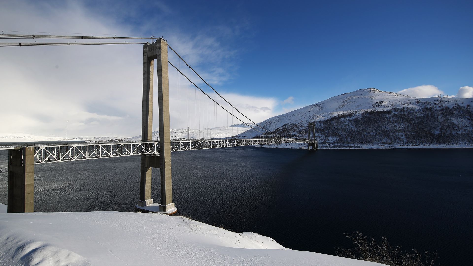 Двама български моряци са паднали зад борда на кораб Стара