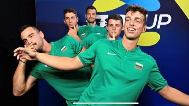 Отбор България спечели света на тениса със сълзите и истинската емоция