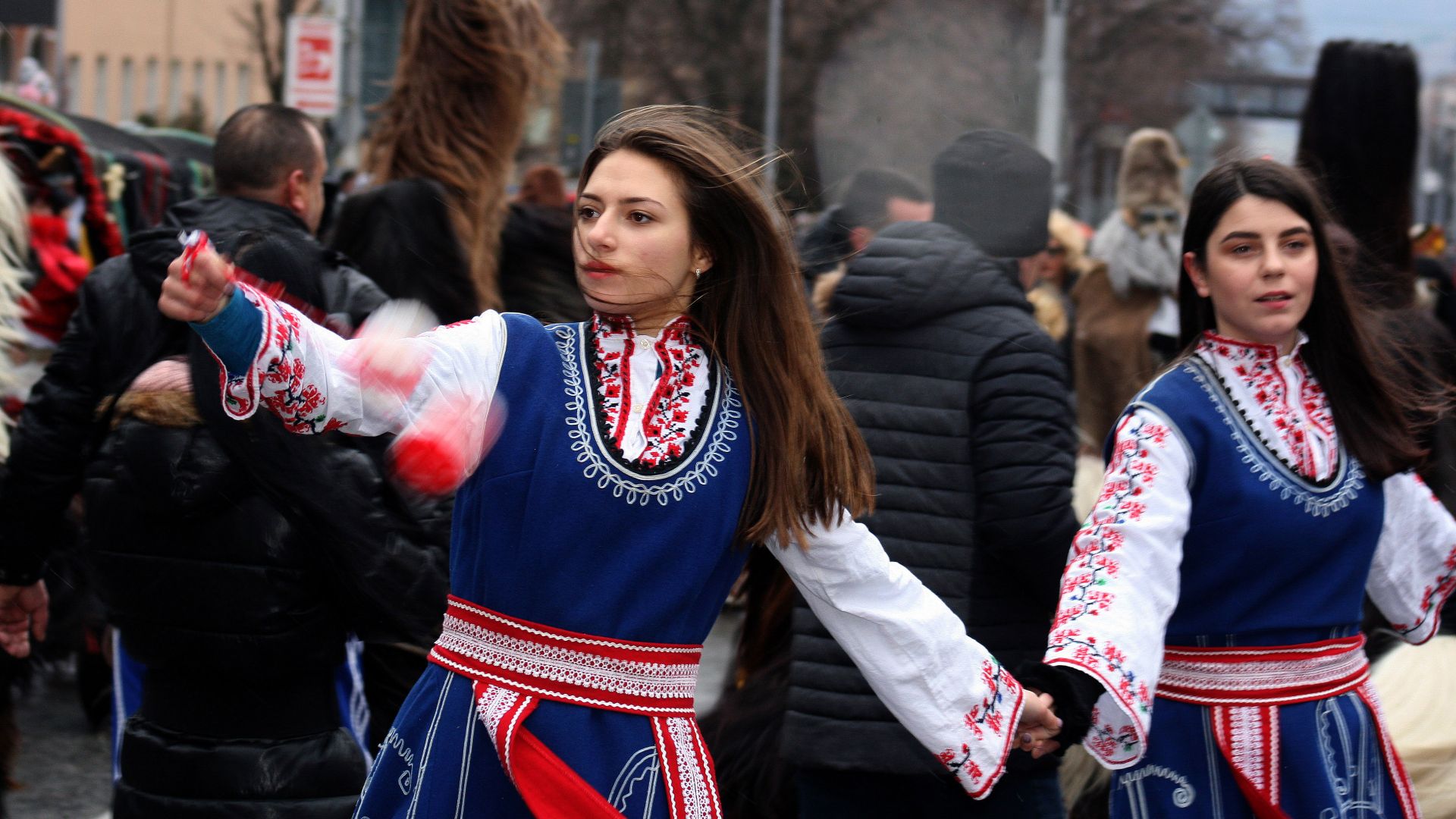 Стотици сурвакари се включиха в благоевградския фестивал