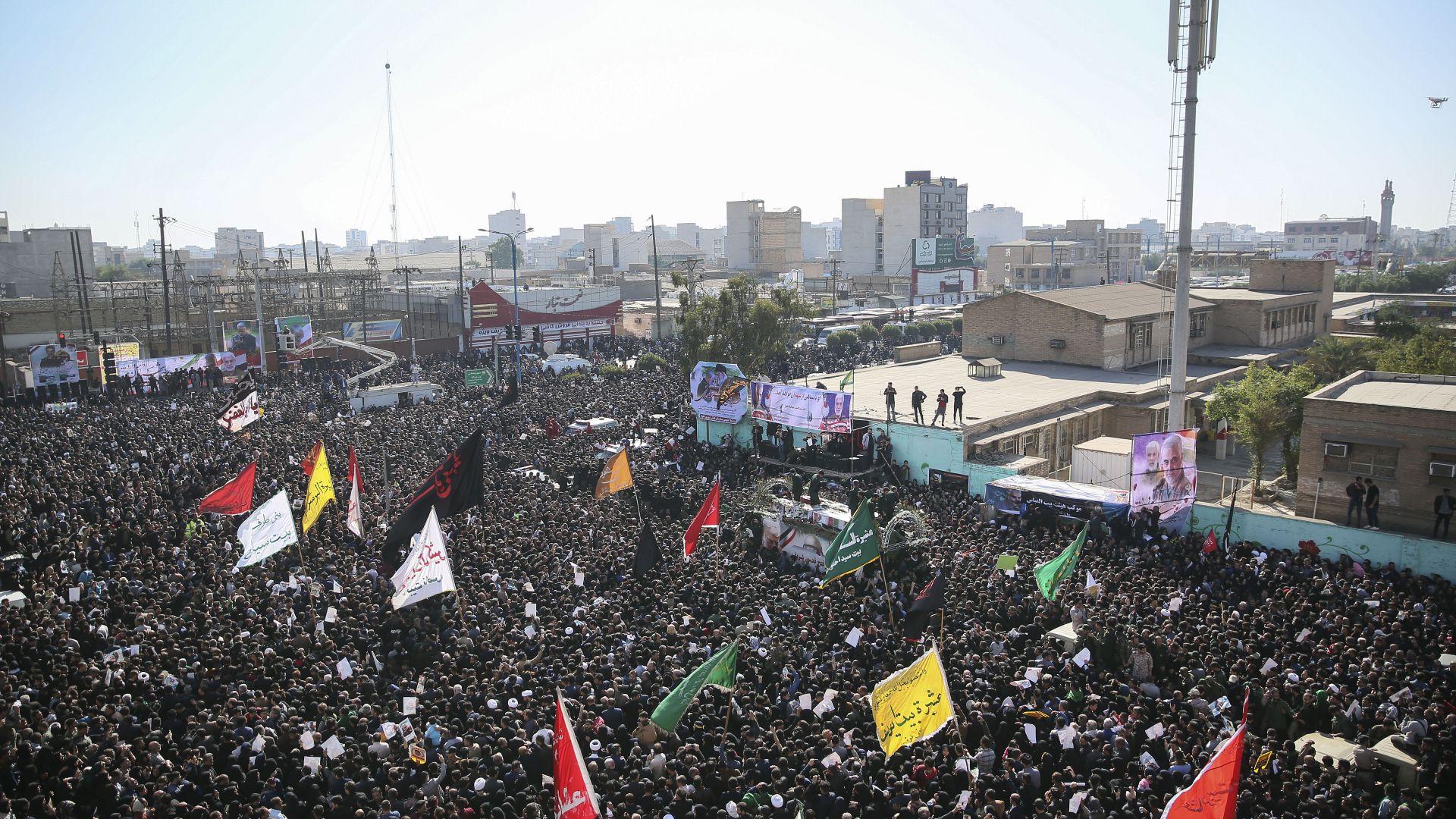 Тленни останки от иранския генерал Касем Солеймани и лидера на