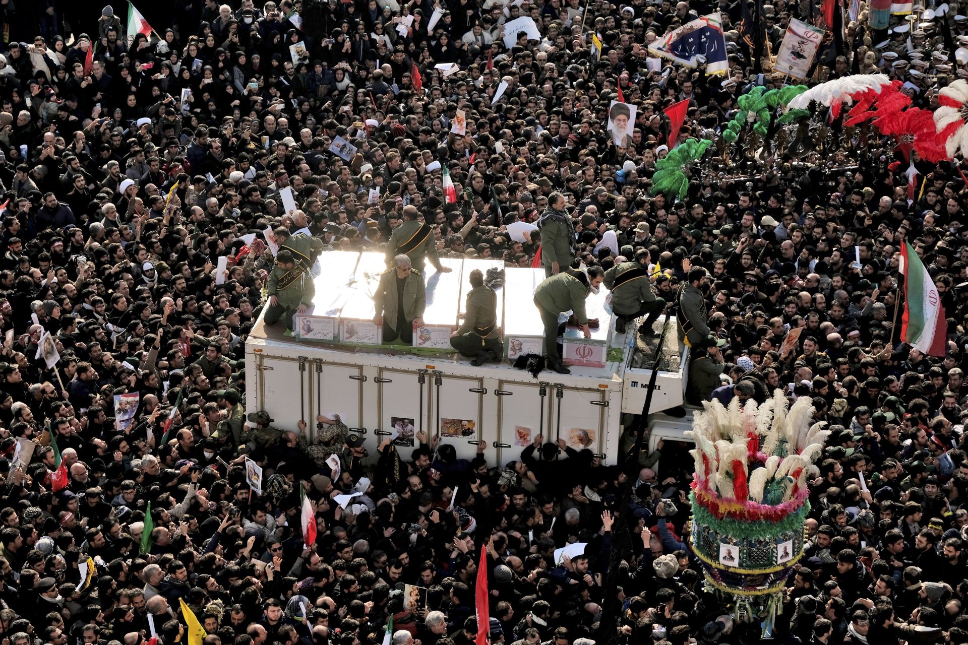 Траурната церемония в памет на Солеймани в Техеран