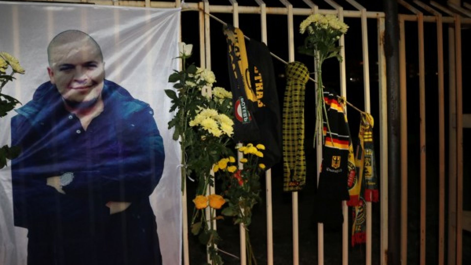 Син на офицер от полицията е един от двамата задържани