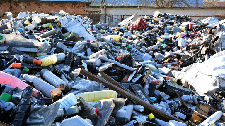 До 20 000 лева глоба за собственика на италианските отпадъци във Враца (снимки)