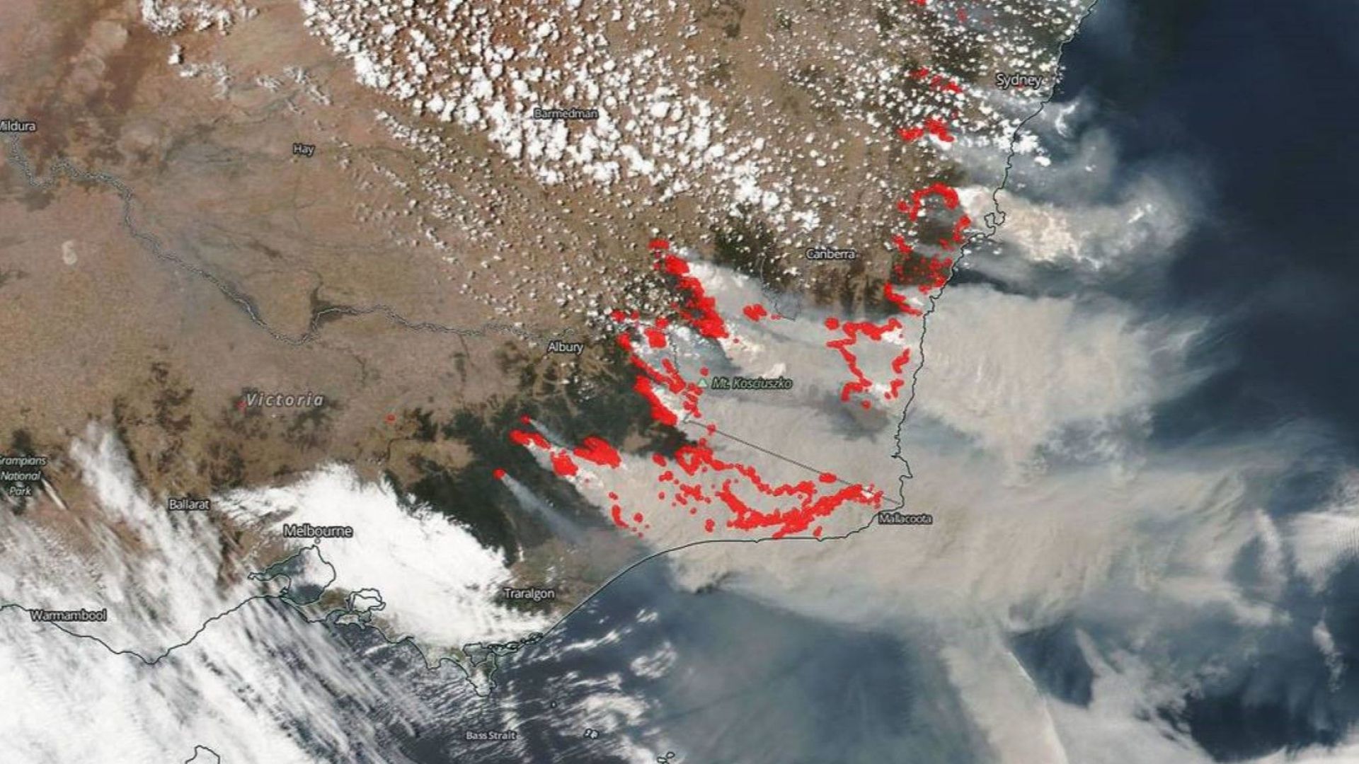 Снимки на НАСА показаха, че пожарите в Австралия са толкова