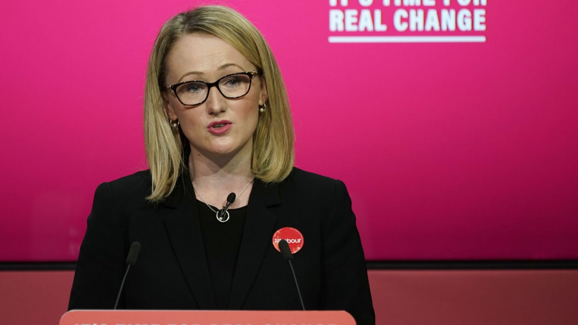 Един от фаворитите за лидер на британската Лейбъристка партия