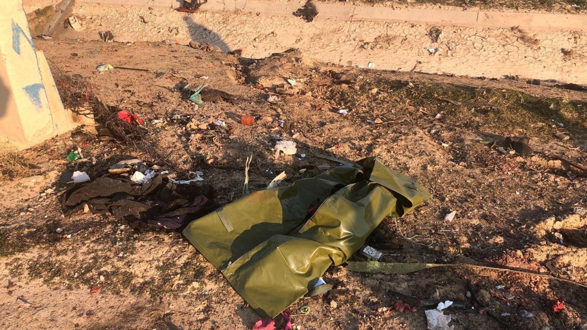 Иран съобщи днес че няма да предаде на САЩ двете