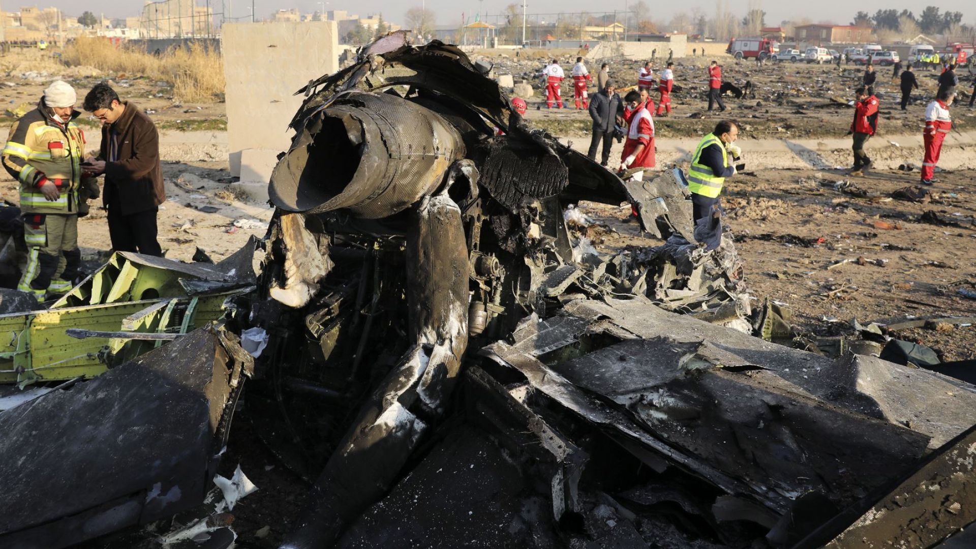 Сваленият в Иран украински самолет е ударен от 2 ракети през 25 секунди