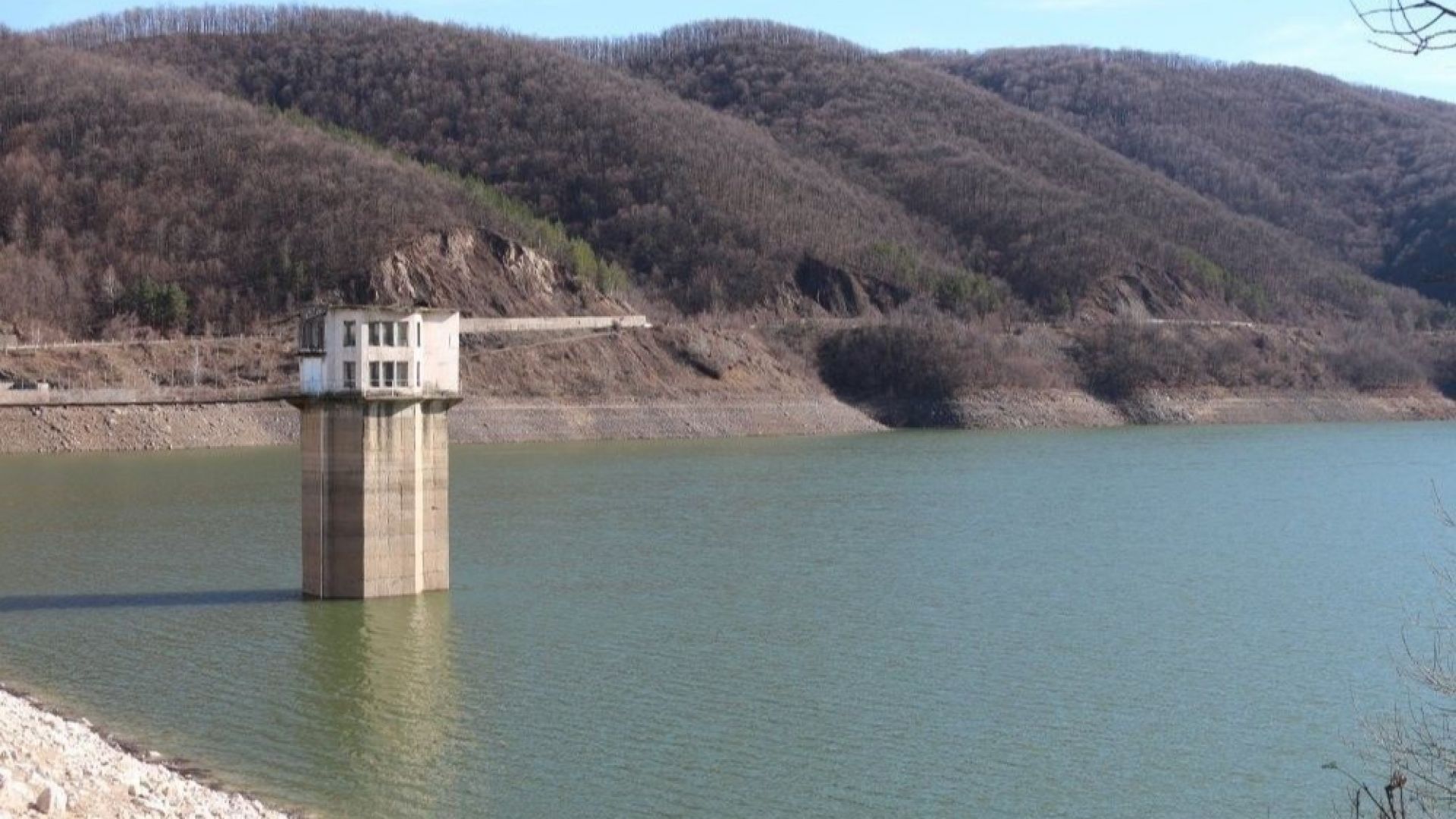 Твърденията на кмета на община Ботевград Иван Гавалюгов че ВЕЦ