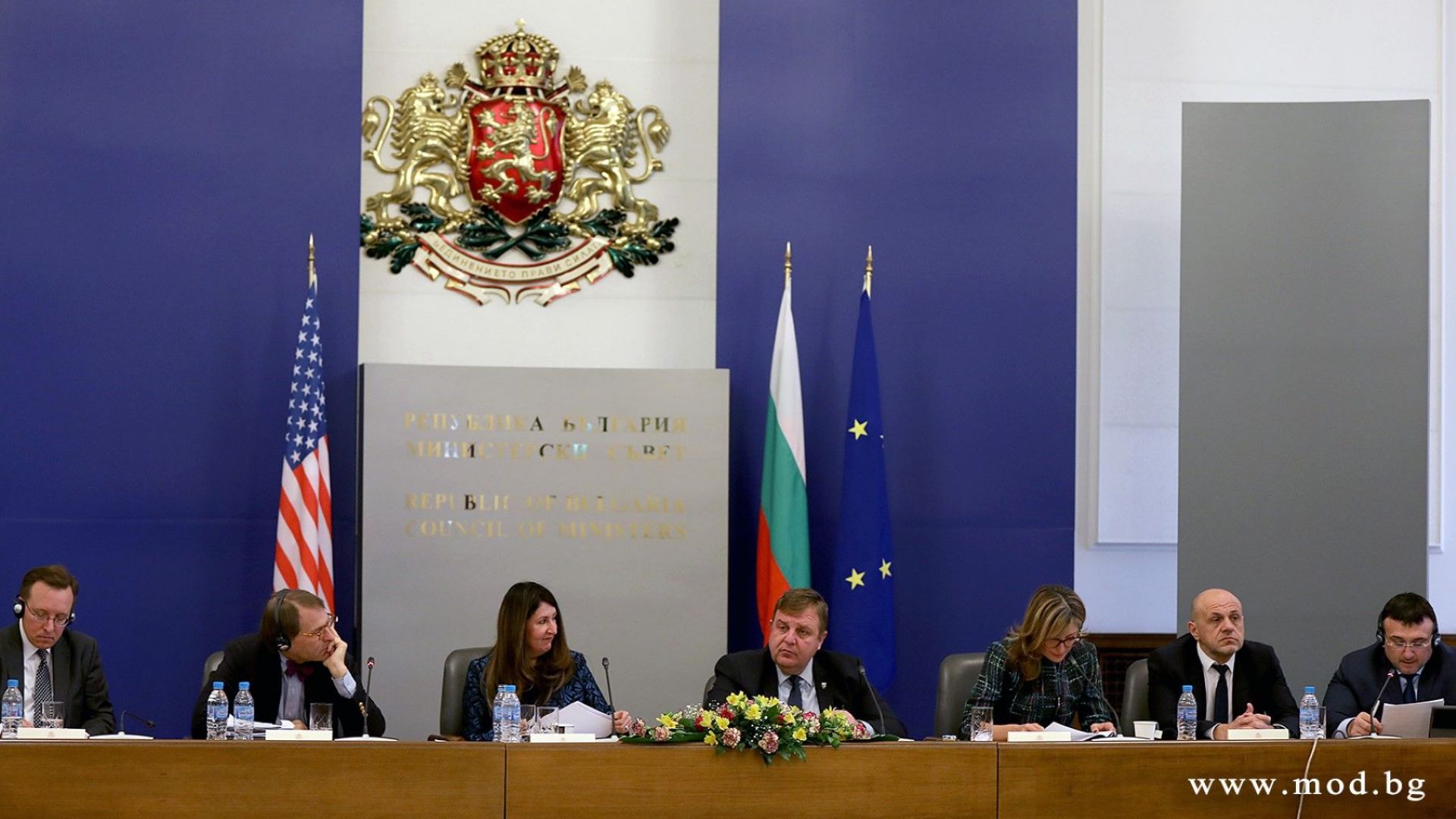 Министърът на отбраната Красимир Каракачанов взе участие в Първия кръг