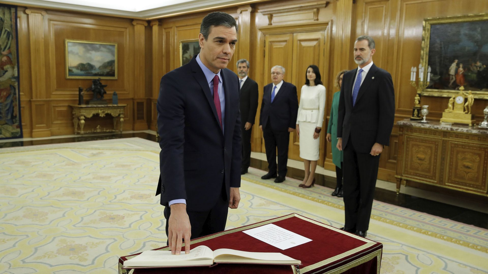 Социалистът Педро Санчес положи днес клетва като премиер на Испания