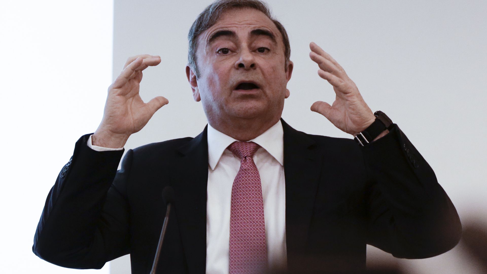 Бившият шеф на Нисан Nissan Карлос Гон отхвърли отправяните срещу