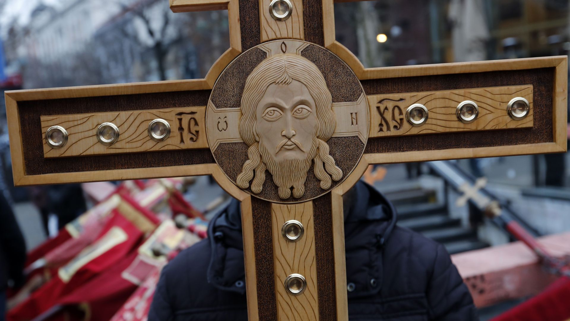 Хиляди сърби участваха днес в молитвено шествие в Белград в