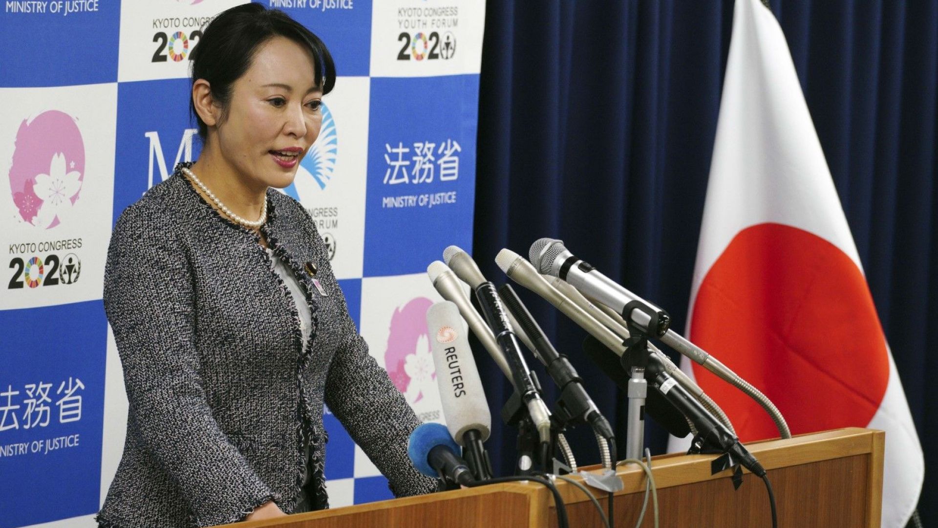 Японският министър на правосъдието Масако Мори отново отхвърли критиките на