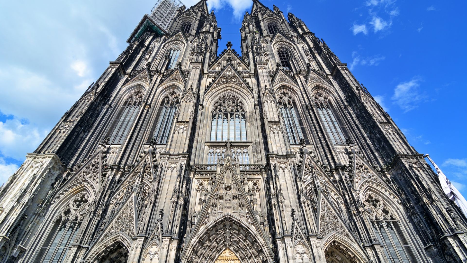 Заради замъглената преценка на очевидци германски пожарникари се отзоваха на