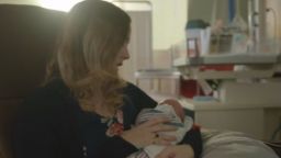 Жена с трансплантирана матка роди момченце
