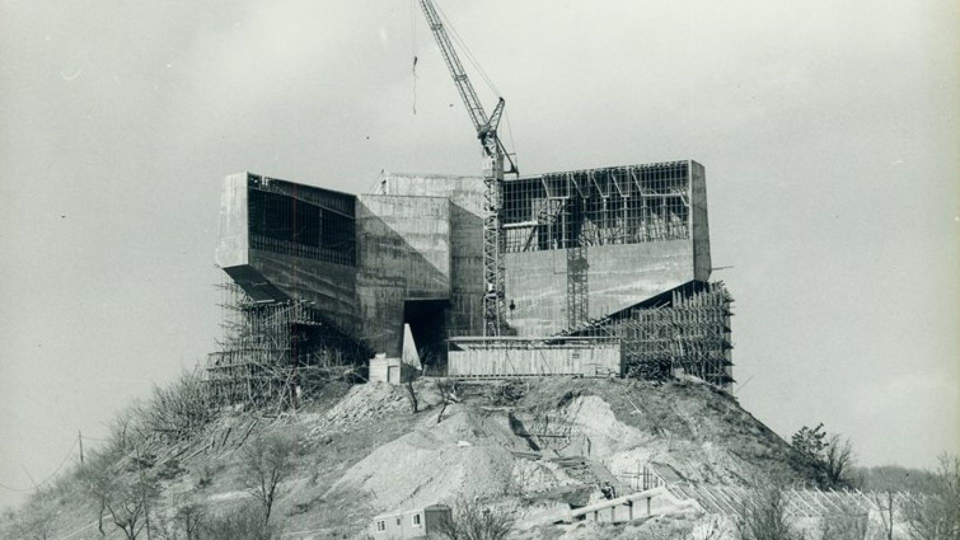 Строежът на Паметника на българо-съветската дружба във Варна