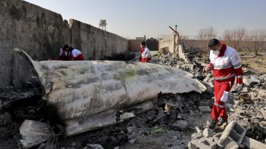 Иран решил снощи да признае вината си за свалянето на самолета 
