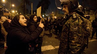 Тръмп с ново предупреждение към Иран да не потушава със сила протестите