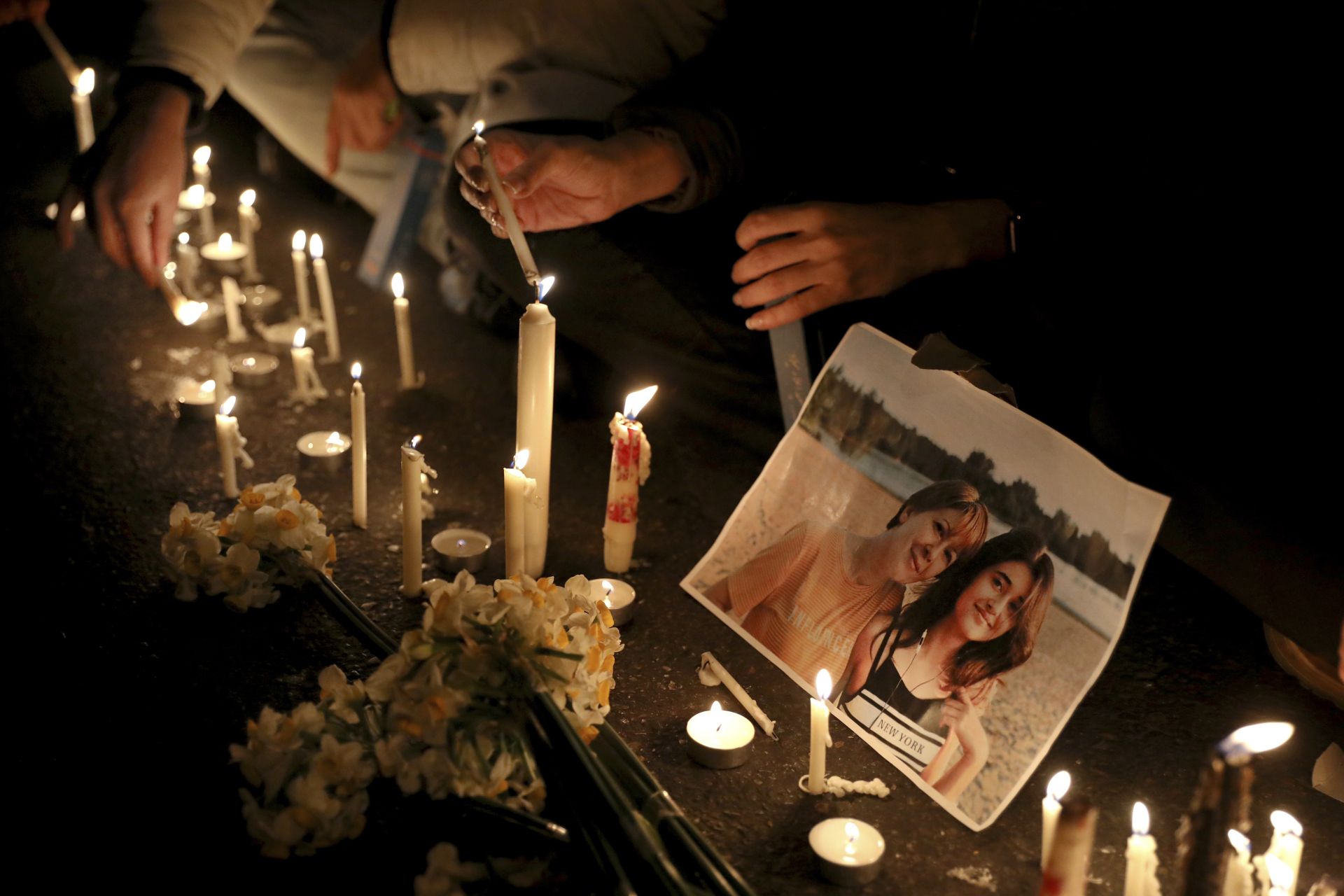 Протестна акция в столицата в памет на жертвите на катастрофата с украинския пътнически самолет
