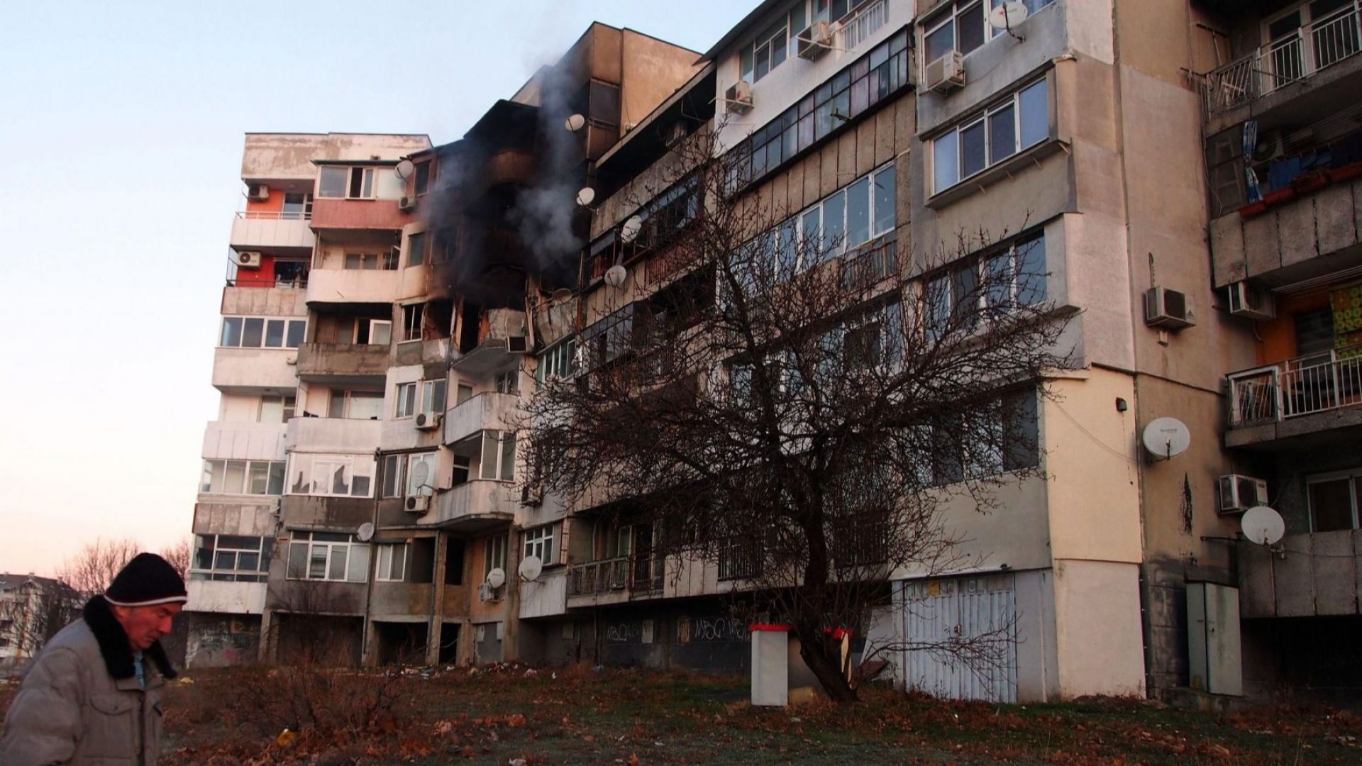 Повторният оглед в блок 302 в квартал Владислав Варненчик където