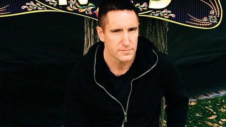 Nine Inch Nails запълват времето на феновете си с два албума