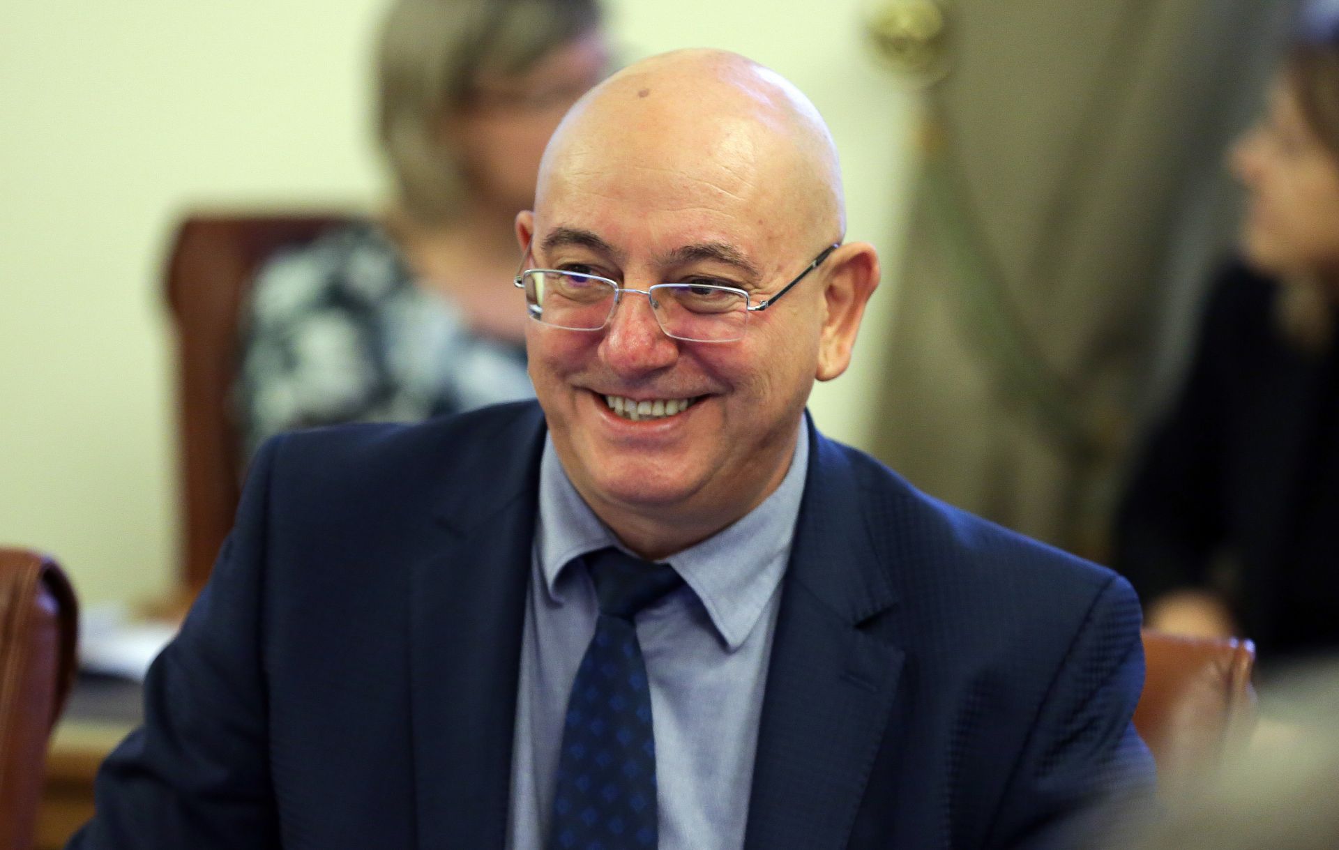 Министърът прие с усмивка новия си прякор "Язовиро"