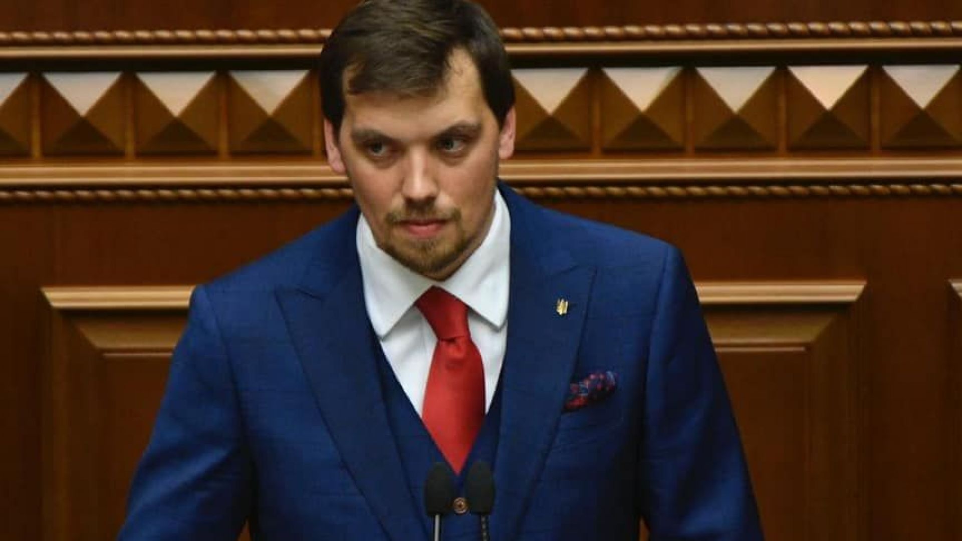 Украинският премиер Олексий Хончарук е подал оставка От правителството може