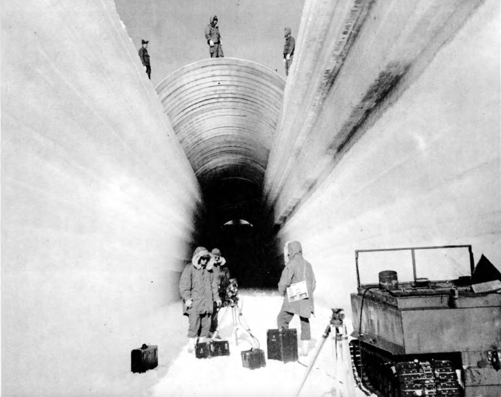 Един от тунелите на "Кемп Сенчъри"