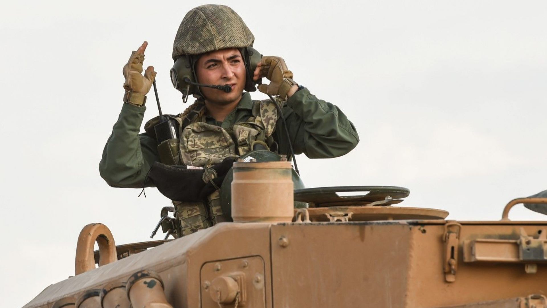 Гръцки и турски военни сили може да се сблъскат на либийски терен