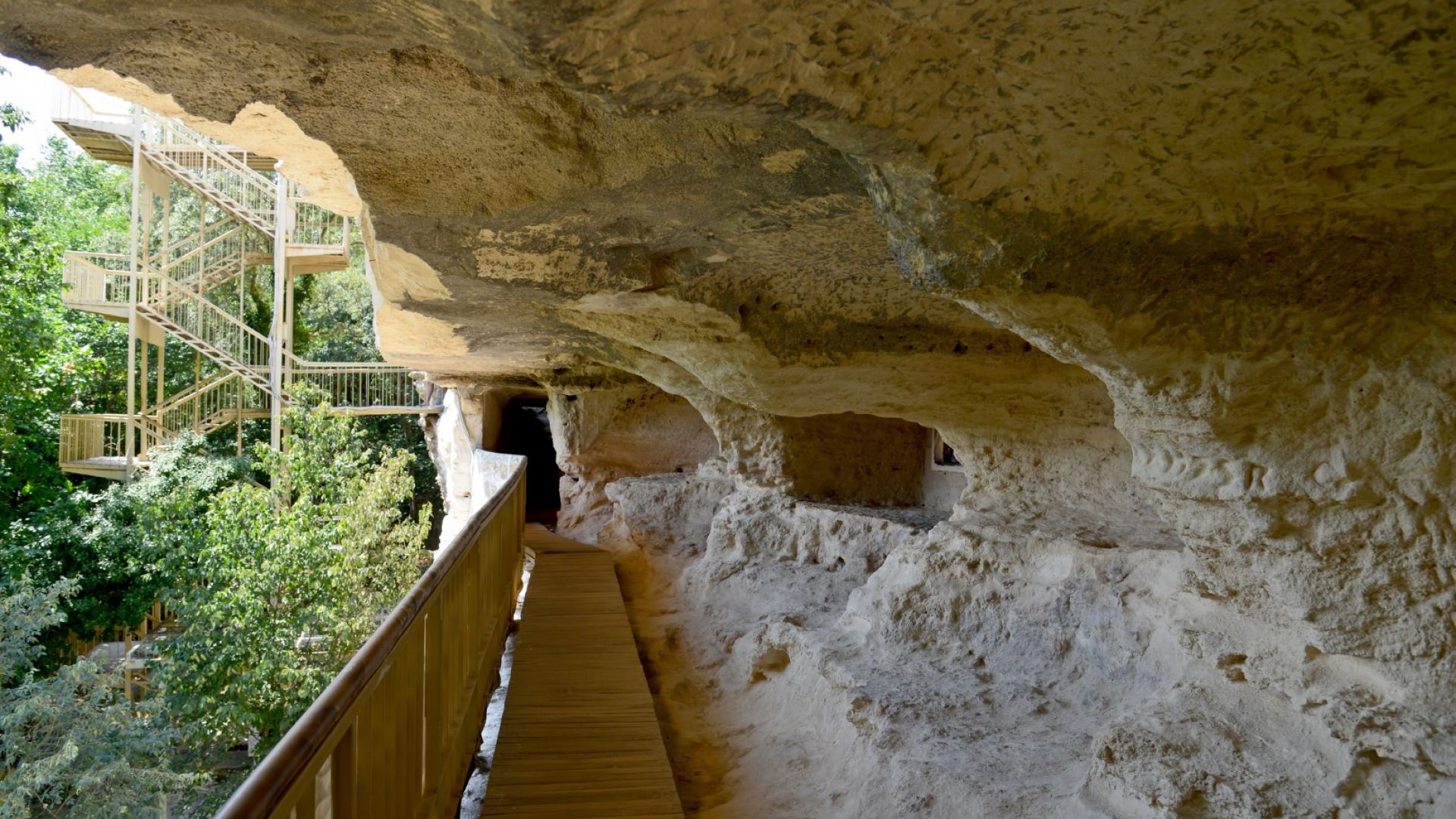 Осем от варненските музеи отварят врати в четвъртък съобщи за