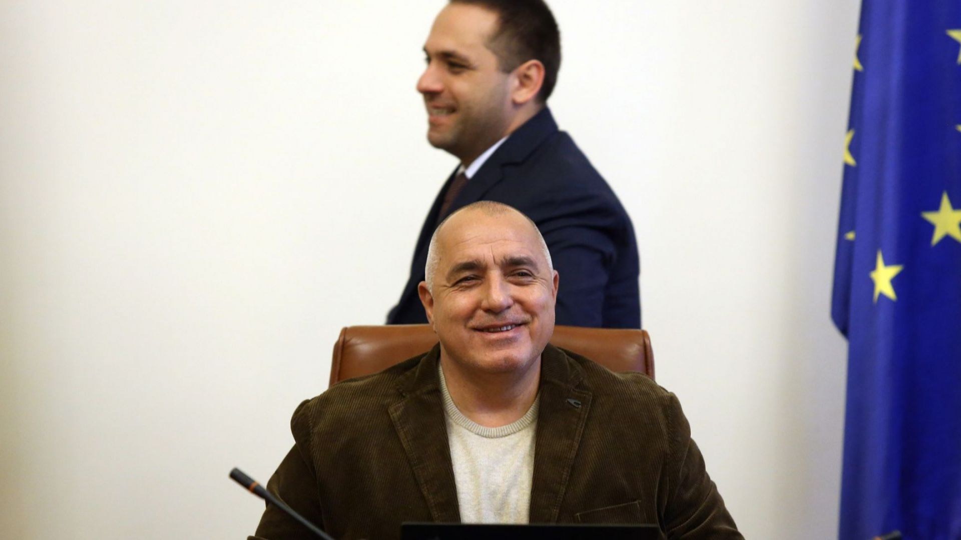 От всички варианти които се гледаха този е работещ Благодаря