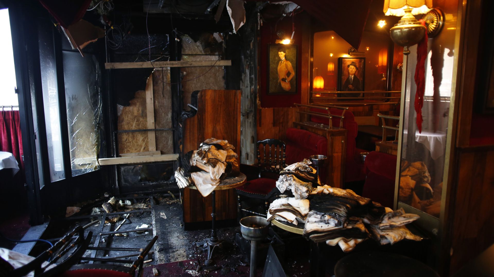 Прочутото парижко кафене Ротонда е понесло щети при пожар рано