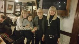 Недялко Йорданов отпразнува 80 със спектакъл и наздравица с приятели