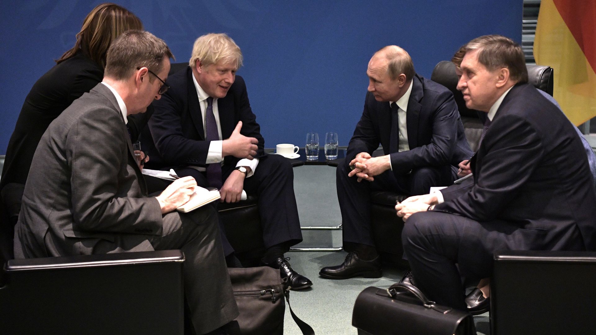 Британският премиер Борис Джонсън и руският президент Владимир Путин се