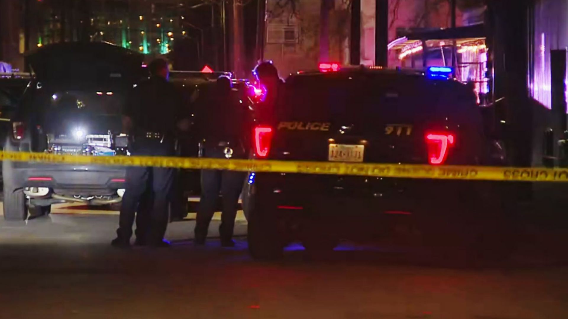 Най малко двама души са били убити а други петима ранени